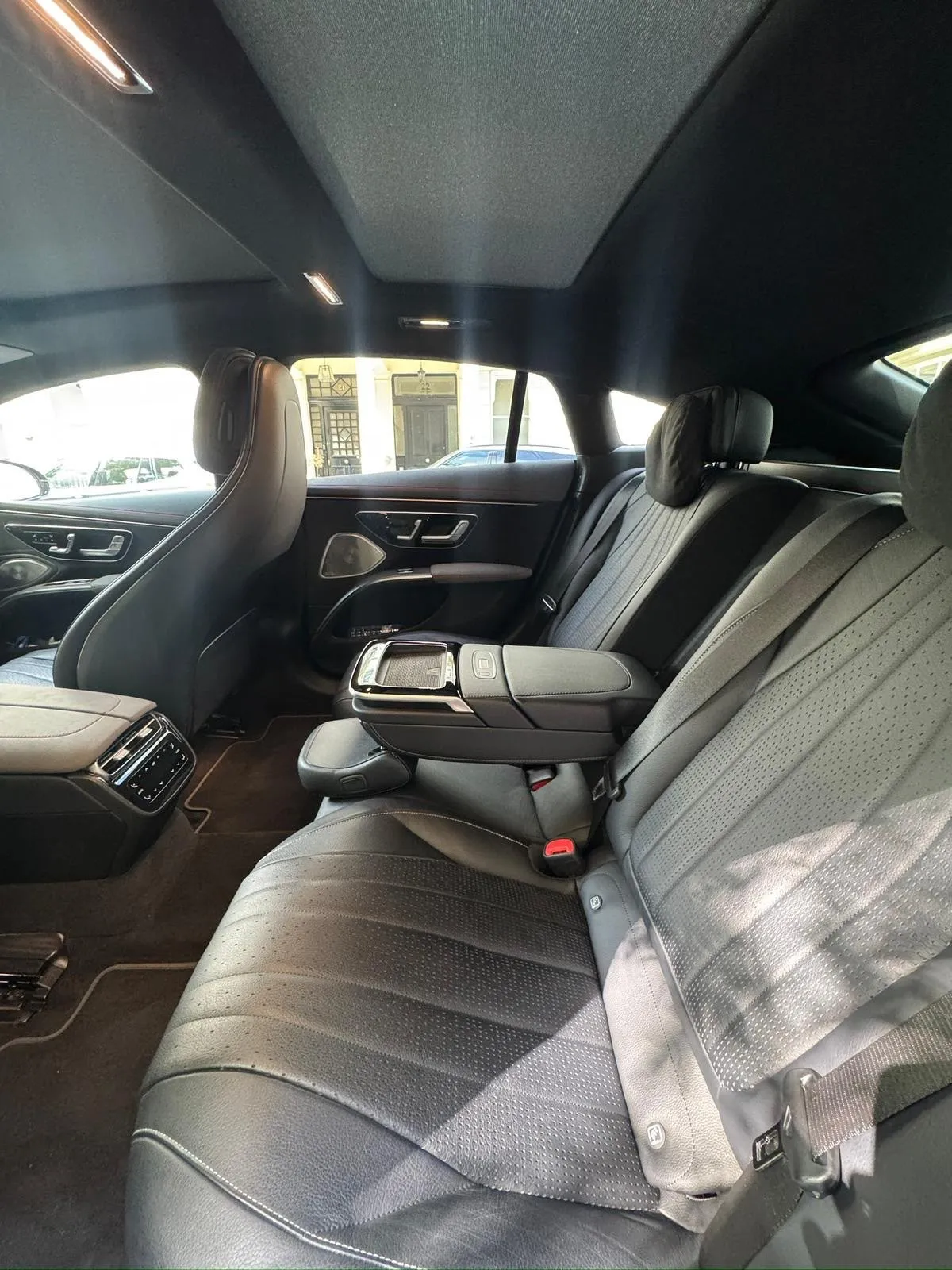 Rear armrest in the executive saloon